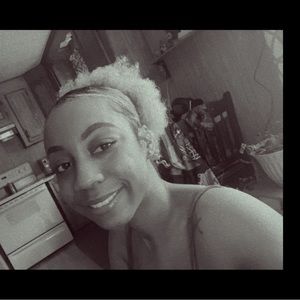 Meet your Posher, Ebony